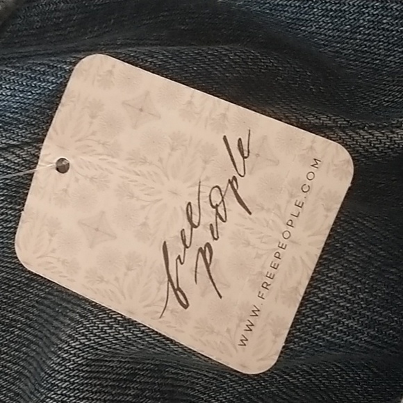 Free People "We the Free" The Townes Coverall Medium Wash Denim Jumpsuit L - Picture 9 of 15